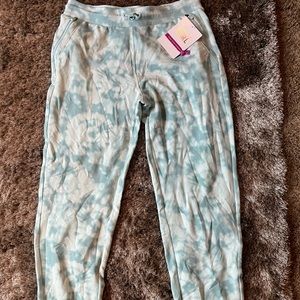 Athleta tie-dye sweatpants, size 16 girls and small womens.